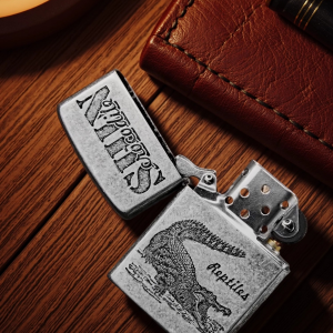 Бензиновая металлическая винтажная зажигалка "Рептилия"