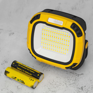 Мощный светодиодный туристический фонарь - прожектор с защитой IP65, зарядкой Type-C, функцией повышающейся яркости и съемным аккумулятором / Лампа для кемпинга, палатки, дачи, сад